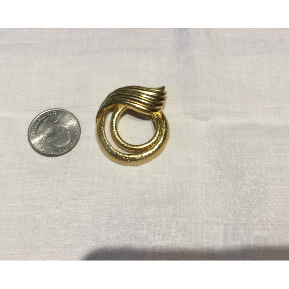 Gold Tone Pin - marked “Gerry’s” (C569)